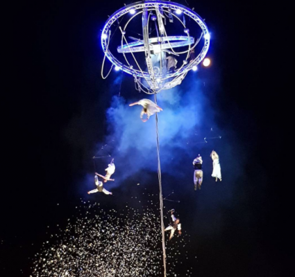 В этом году главным событием Carnaval'а Sztukmistrzów стало акробатическое представление от французских артистов "Galileo". Это так невероятно и красиво, не описать.